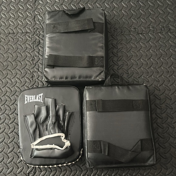 Kick boxing target pads - Picture 2 of 4